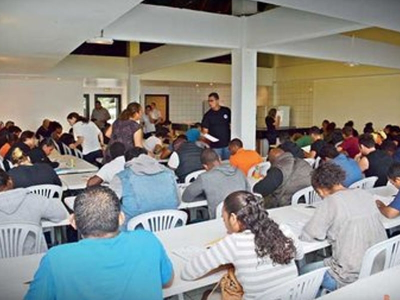 L'uniforme attire de nombreux candidats