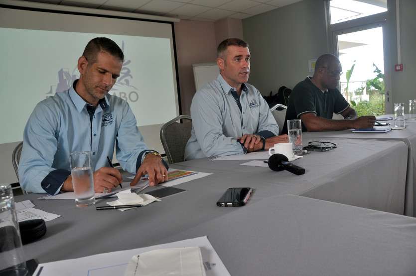 Selon Kristan Straub de KNS, "les actionnaires continuent à dire "Go" !"